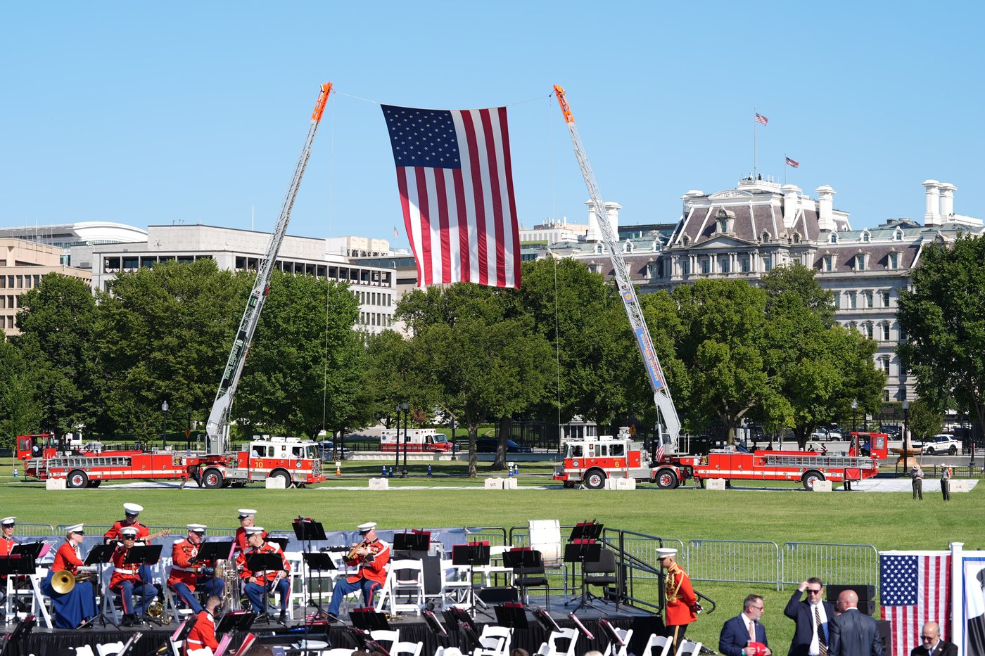 Trump honors 9/11 victims at the Ellipse, pledging to 'never forget' | iNFOnews.ca
