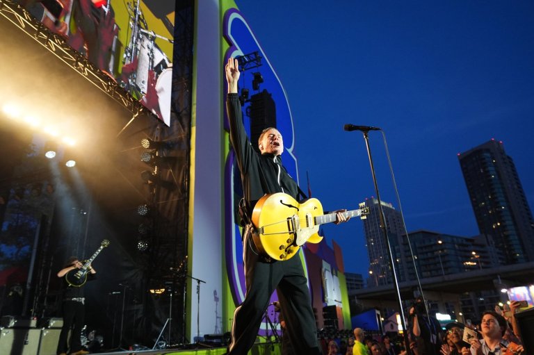 Bryan Adams stands up for 'Lake Ontario' in new song referencing Epstein files | iNFOnews.ca