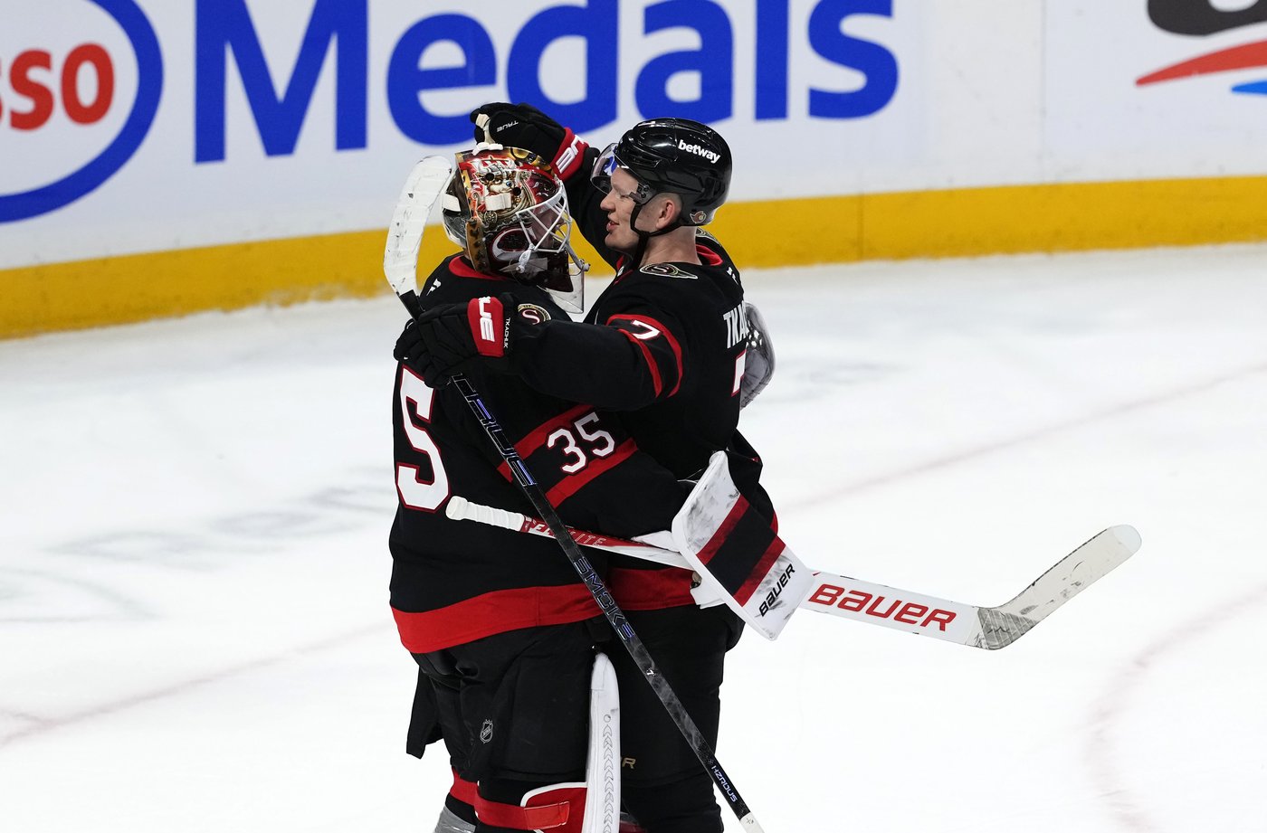 Ullmark overcomes emotions, Devils in winning return for Senators | iNFOnews.ca Ullmark overcomes emotions, Devils in winning return for Senators | iNFOnews.ca
