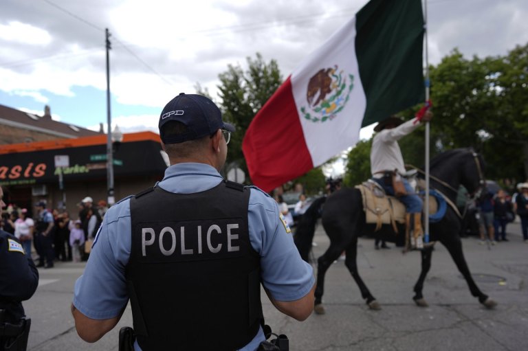Potential federal intervention poses challenges for Chicago police on the ground | iNFOnews.ca