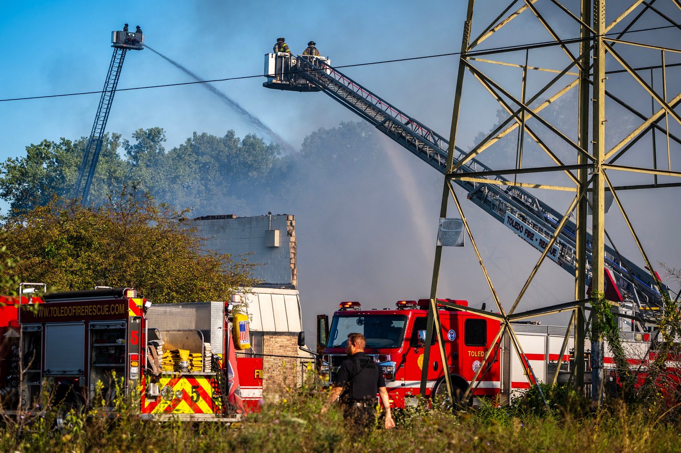 Explosions and fire tear through Ohio industrial building, killing 2 workers | iNFOnews.ca Explosions and fire tear through Ohio industrial building, killing 2 workers | iNFOnews.ca