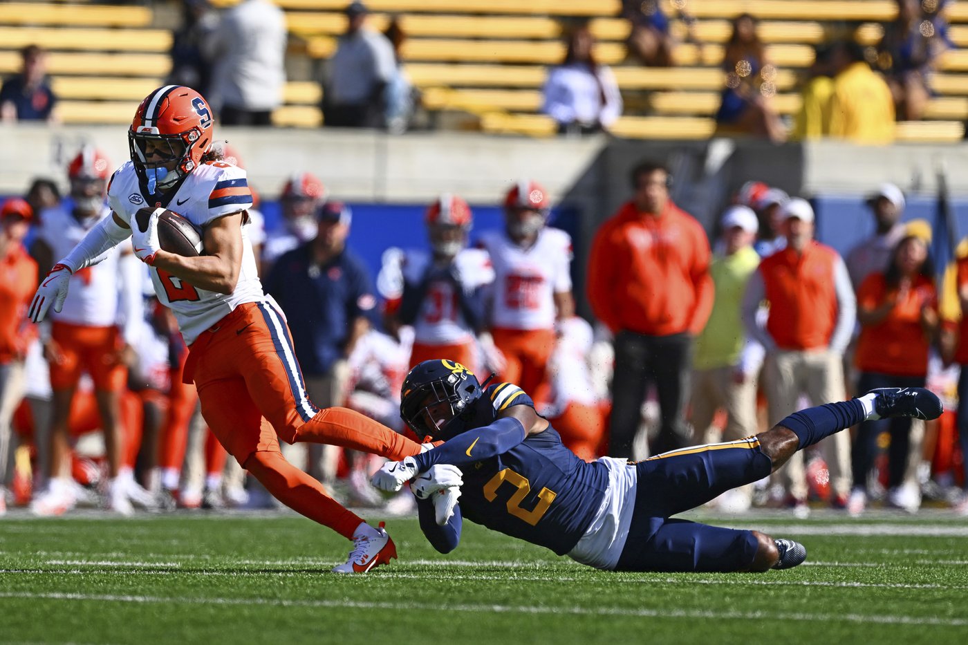 Passing leader McCord keeps Syracuse on the ground as Orange grinds out a 33-25 win over Cal | iNFOnews.ca Passing leader McCord keeps Syracuse on the ground as Orange grinds out a 33-25 win over Cal | iNFOnews.ca