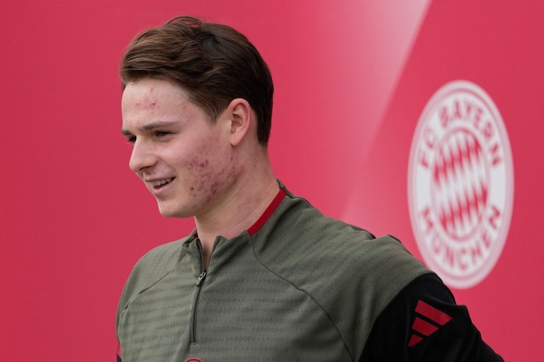 Bayern goalkeeper Urbig back in the starting lineup to face Atalanta amid injury crisis | iNFOnews.ca