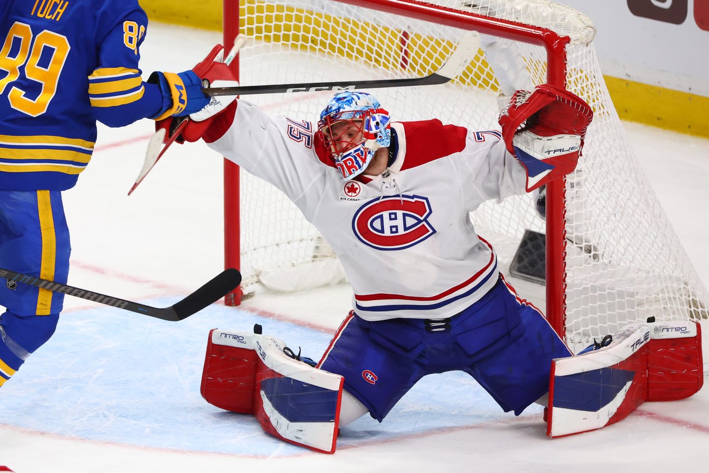 'He's a fighter': Habs goalie Jakub Dobes stands tall after rocky start to Game 5 | iNFOnews.ca