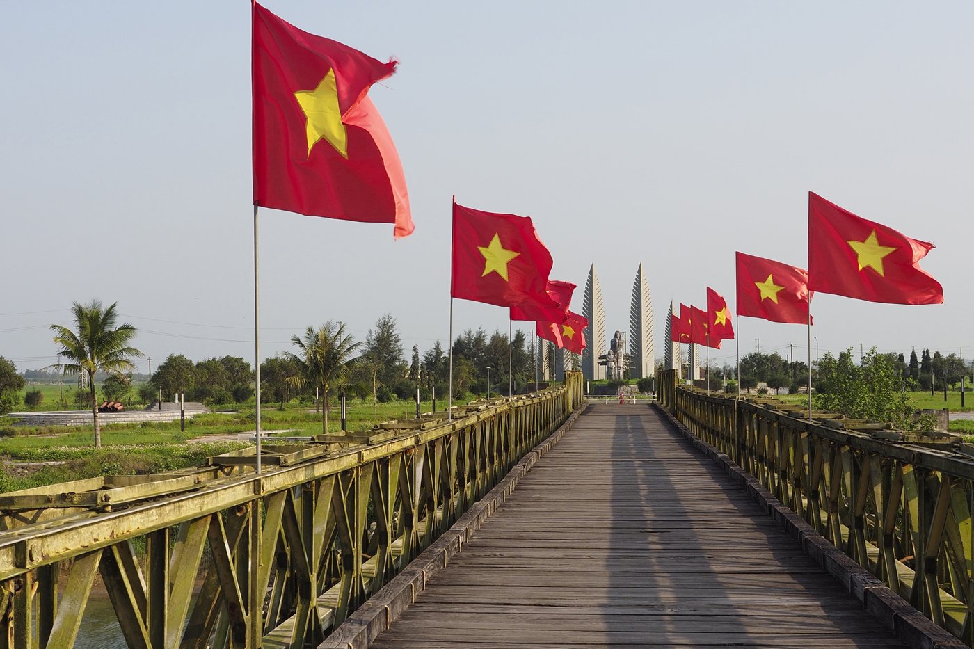 50 years later, Vietnam's battlefields draw retrospective veterans and other tourists | iNFOnews.ca 50 years later, Vietnam's battlefields draw retrospective veterans and other tourists | iNFOnews.ca