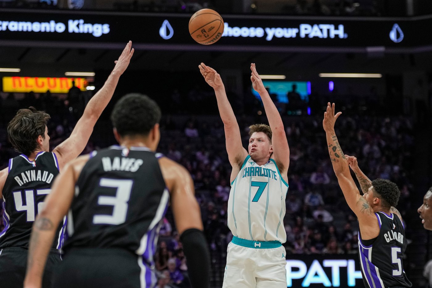 LaMelo Ball scores 30 as Hornets beat Kings 117-109 | iNFOnews.ca LaMelo Ball scores 30 as Hornets beat Kings 117-109 | iNFOnews.ca