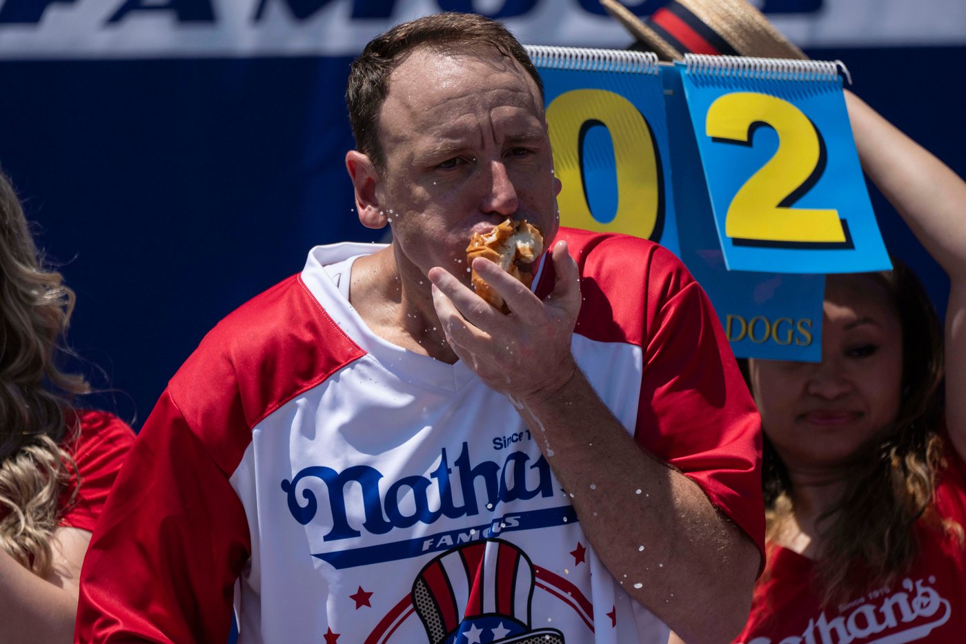 Joey Chestnut reclaims title in Nathan's Famous hot dog eating contest, wins 17th Mustard Belt | iNFOnews.ca Joey Chestnut reclaims title in Nathan's Famous hot dog eating contest, wins 17th Mustard Belt | iNFOnews.ca