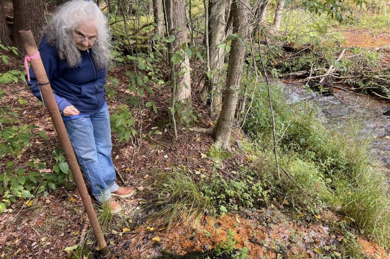 Searching for ‘slimy, shiny, brownish stuff’: A retiree helps track down Pa.’s abandoned oil wells | iNFOnews.ca