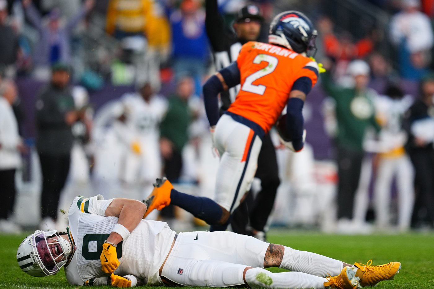 Bo Nix's 4 TD passes lead Broncos to 34-26 win over Packers, who lose Micah Parsons to injury | iNFOnews.ca Bo Nix's 4 TD passes lead Broncos to 34-26 win over Packers, who lose Micah Parsons to injury | iNFOnews.ca