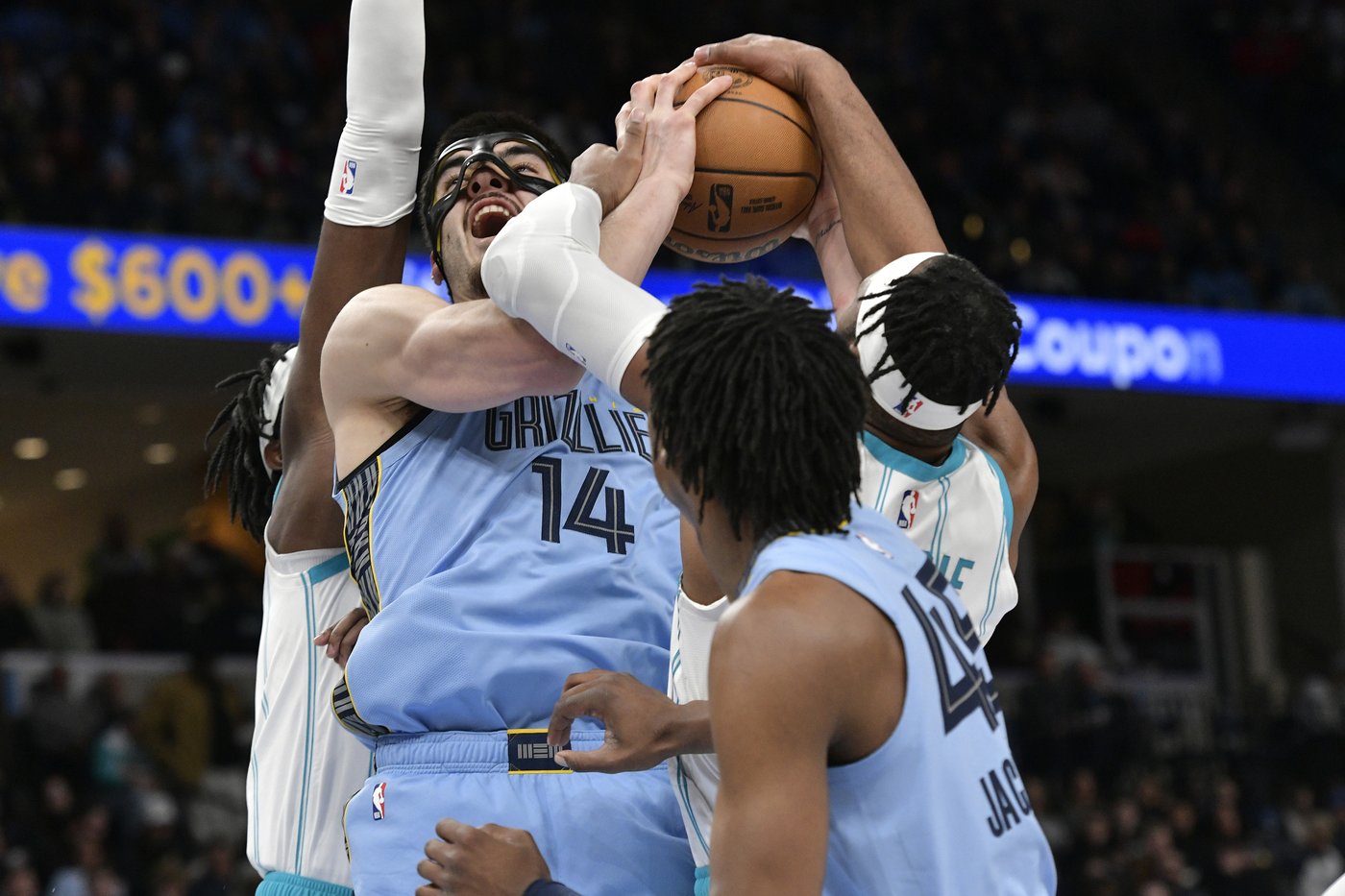 Bane, Kennard help the Grizzlies build early lead in 132-120 victory over the Hornets | iNFOnews.ca