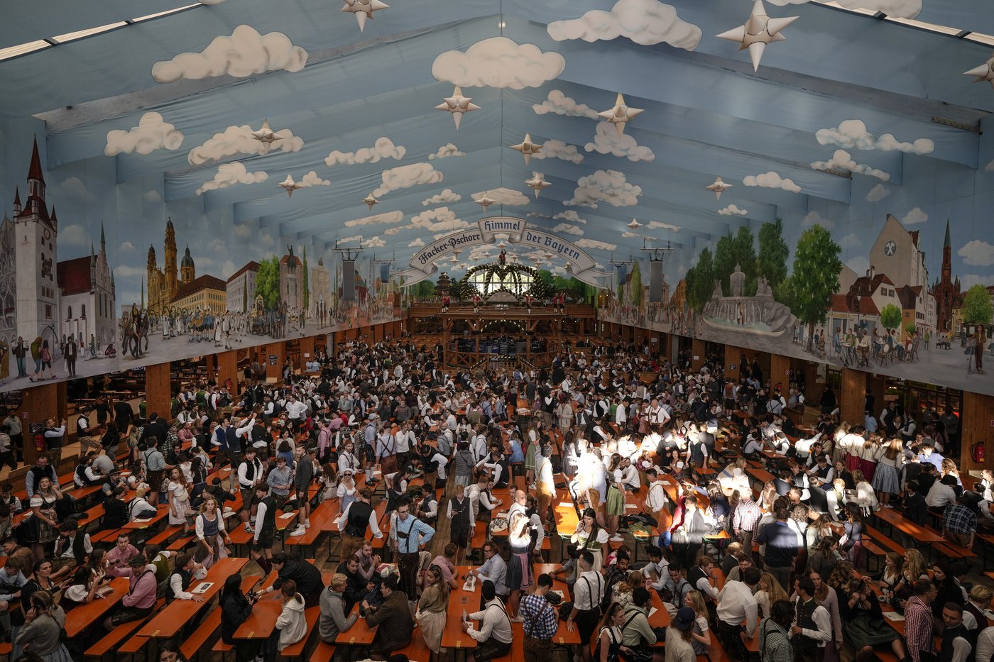 Beer and merriment flow at the 189th Oktoberfest in Munich | iNFOnews.ca Beer and merriment flow at the 189th Oktoberfest in Munich | iNFOnews.ca