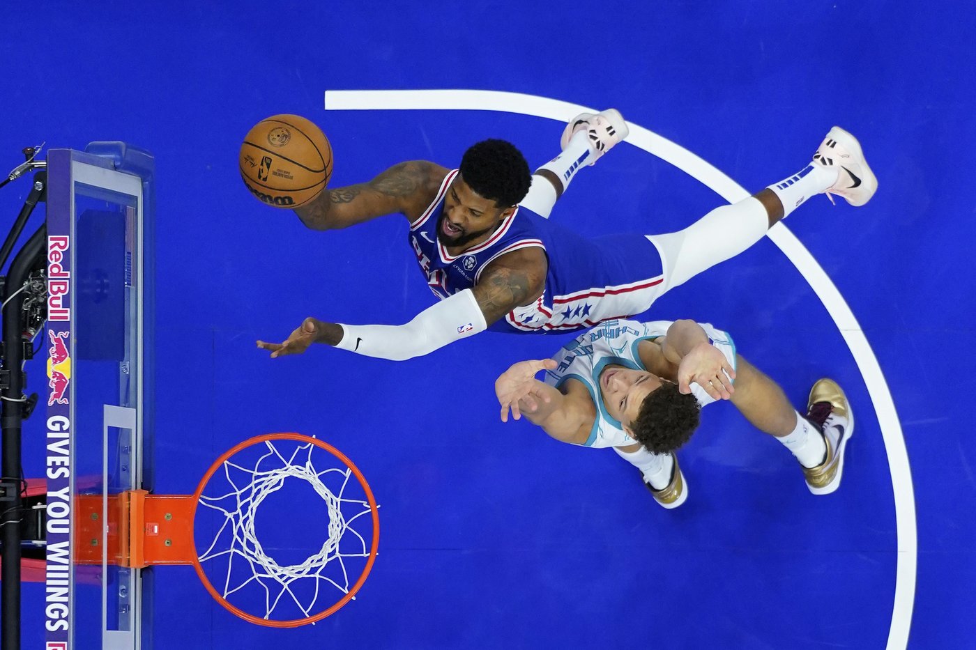 Jared McCain and Guerschon Yabusele lead the 76ers to 107-105 OT win over the Hornets | iNFOnews.ca