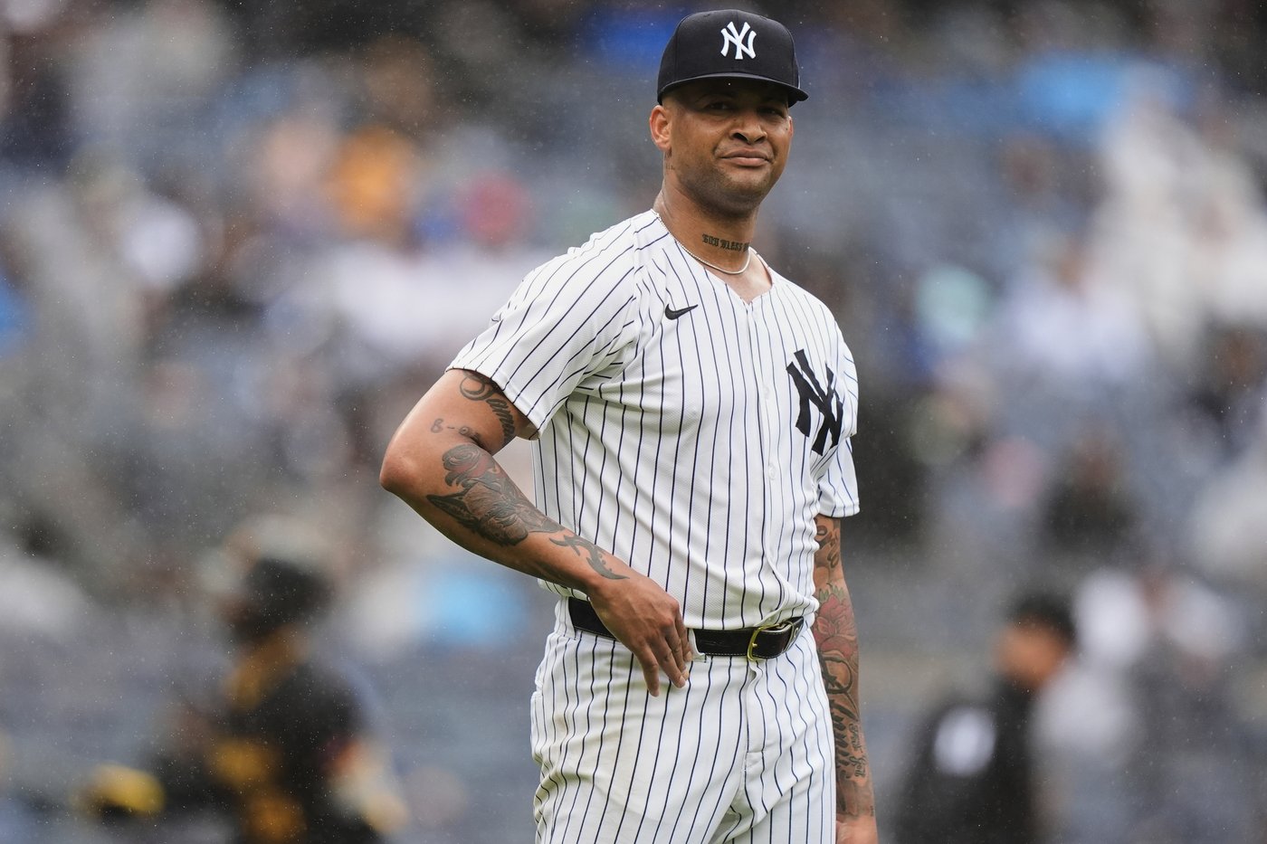 Yankees RHP Luis Gil has start of throwing program delayed because of slow-healing lat strain | iNFOnews.ca Yankees RHP Luis Gil has start of throwing program delayed because of slow-healing lat strain | iNFOnews.ca