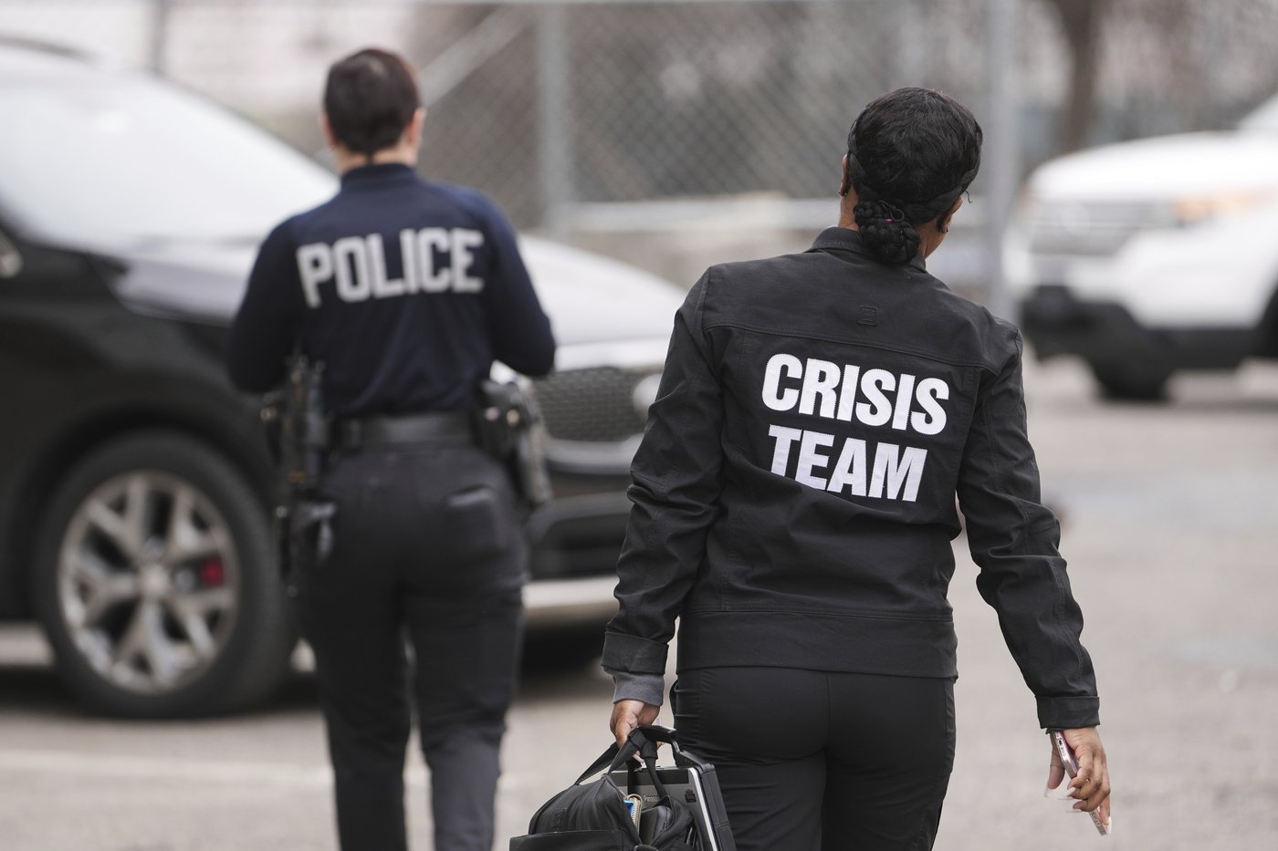 How Philadelphia police draw on personal experiences to respond to mental health crises | iNFOnews.ca