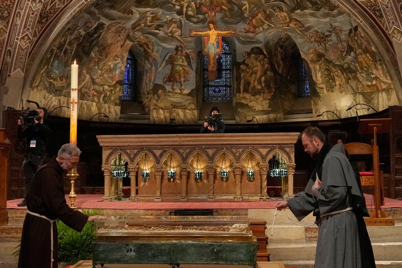 The bones of St. Francis are going on public display, a mixed blessing for Assisi | iNFOnews.ca