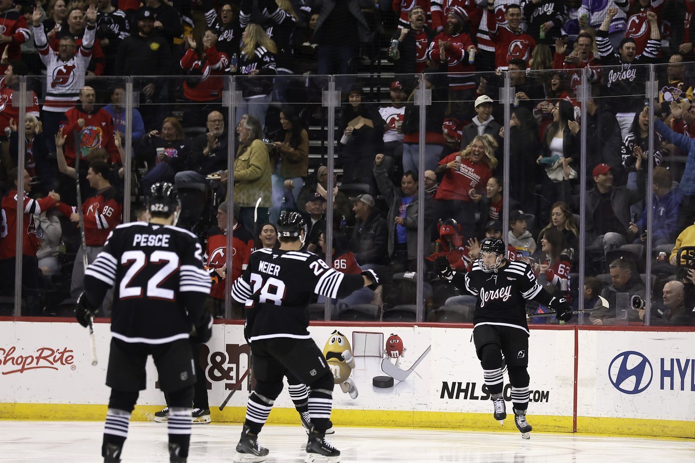 Crosby, Malkin help Penguins rally from 2 goals down to beat Devils 4-2 | iNFOnews.ca
