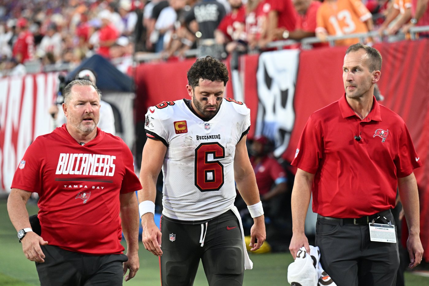 Baker Mayfield dislocates thumb on throwing hand and winless Buccaneers await results of MRI | iNFOnews.ca Baker Mayfield dislocates thumb on throwing hand and winless Buccaneers await results of MRI | iNFOnews.ca