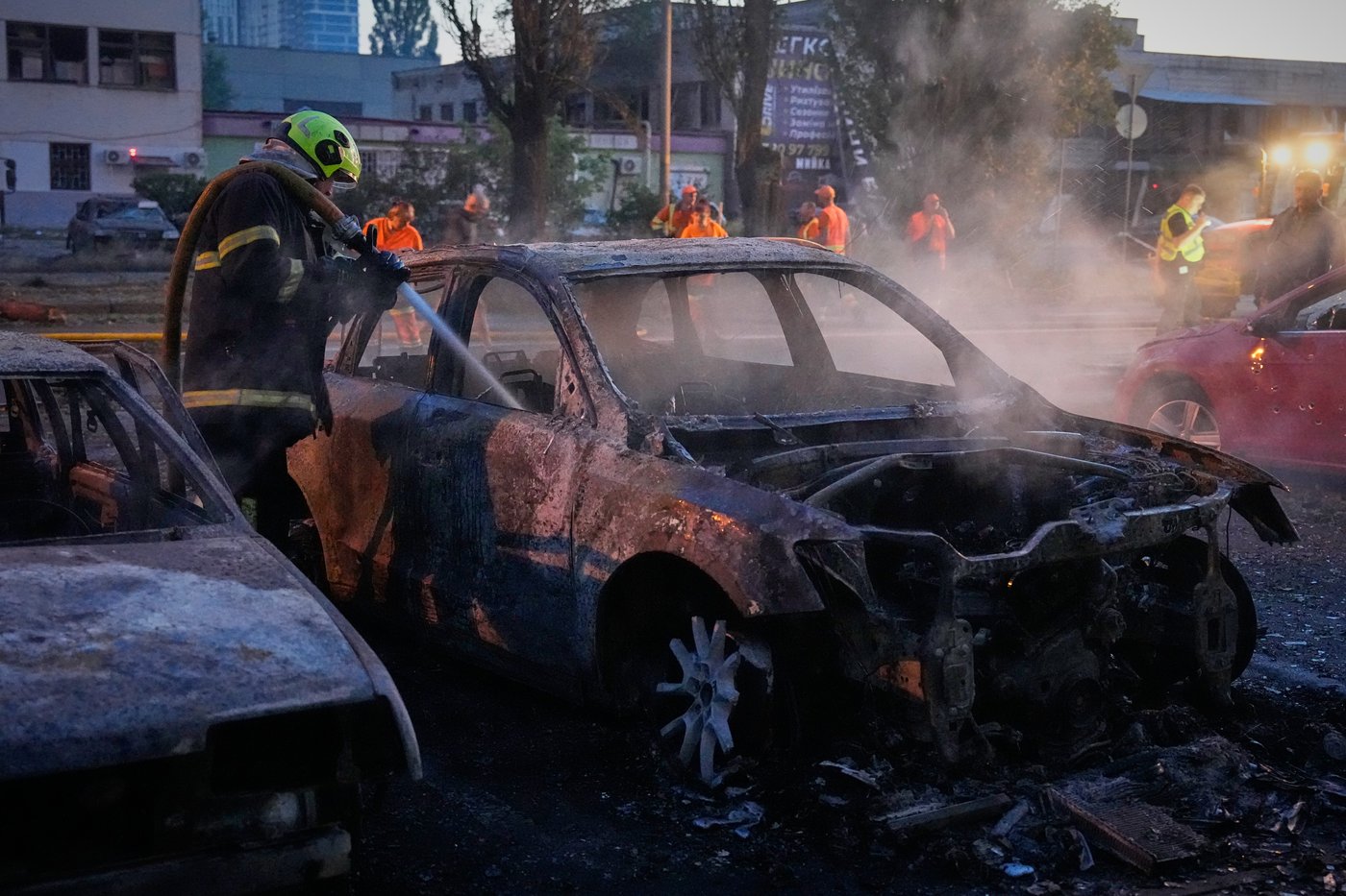 Photos show Russian missile and drone attack on Ukrainian capital Kyiv | iNFOnews.ca