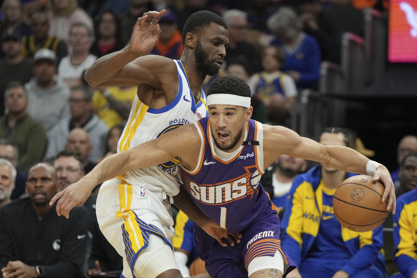 Devin Booker scores 27, Suns win 113-105 as Warriors lose their 4th straight game | iNFOnews.ca Devin Booker scores 27, Suns win 113-105 as Warriors lose their 4th straight game | iNFOnews.ca