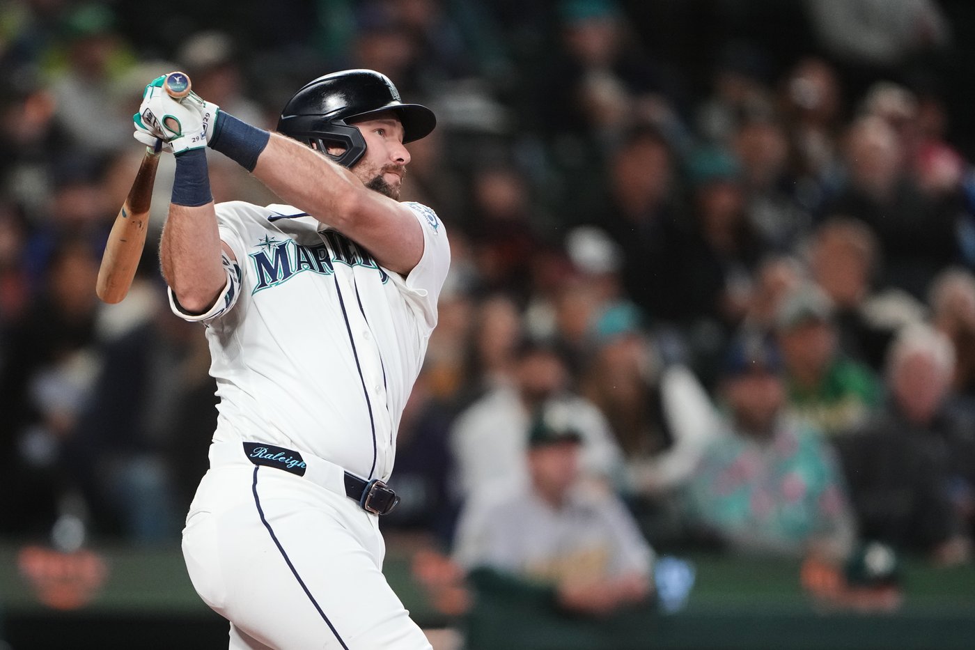 Mariners' Cal Raleigh back in the lineup | iNFOnews.ca