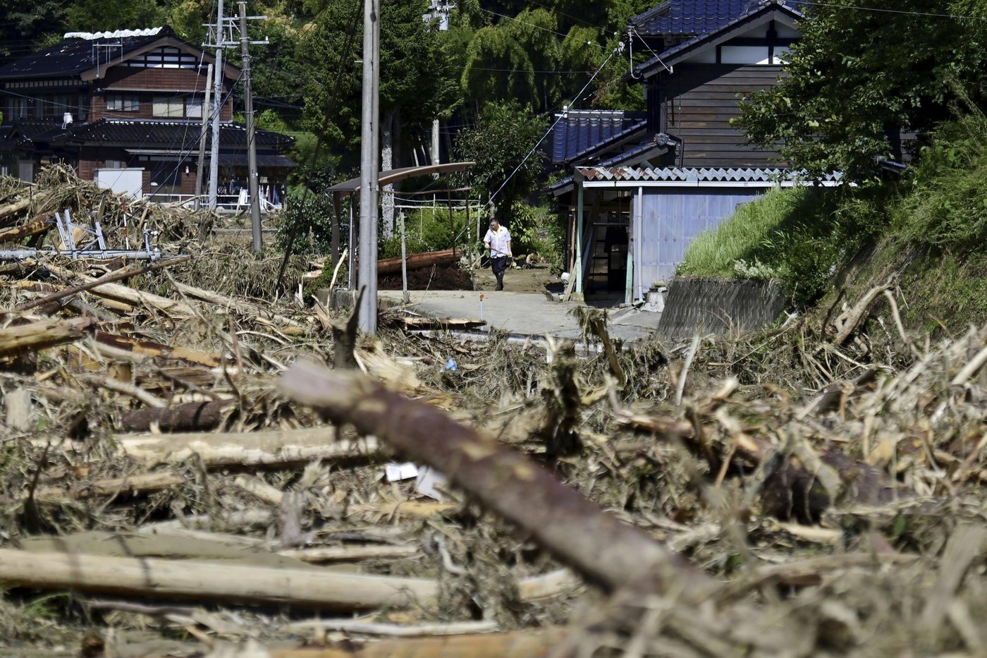 Rescue workers search for at least 6 people missing after heavy rain pounds Japan’s Noto region | iNFOnews.ca Rescue workers search for at least 6 people missing after heavy rain pounds Japan’s Noto region | iNFOnews.ca