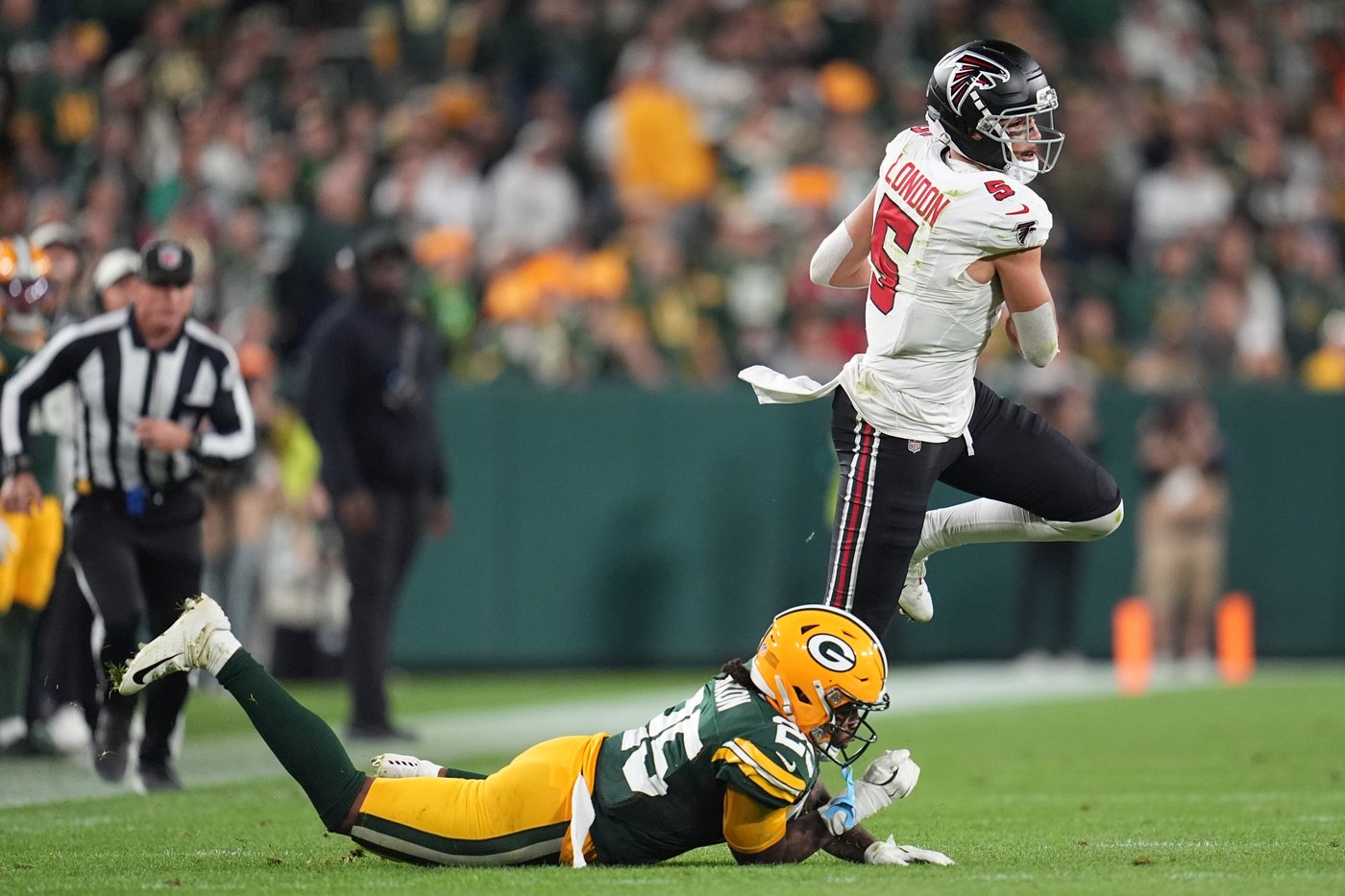 Bijan Robinson runs roughshod over the Packers as the Falcons breeze to a 35-14 victory | iNFOnews.ca