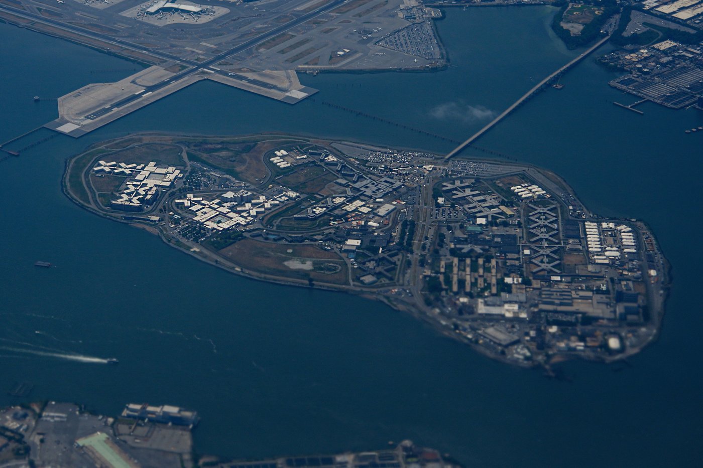 NYC mayoral candidate Andrew Cuomo wants to save Rikers Island, New York's notorious jail complex | iNFOnews.ca