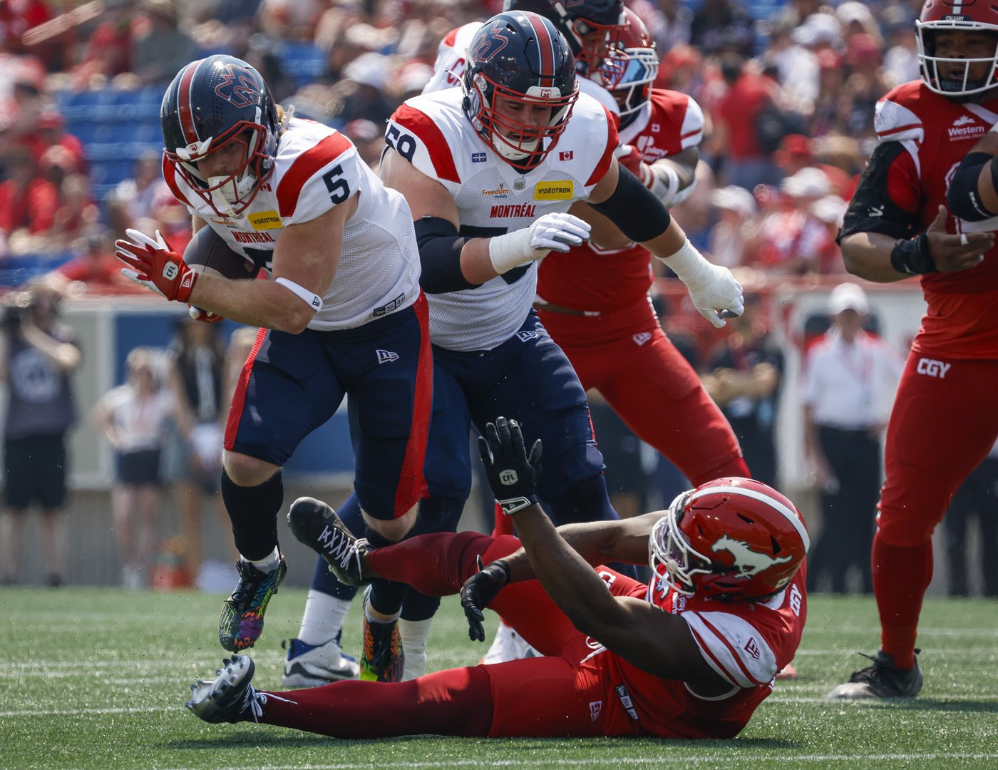 Alexander breaks CFL record as Alouettes down Stampeders 38-32 | iNFOnews.ca