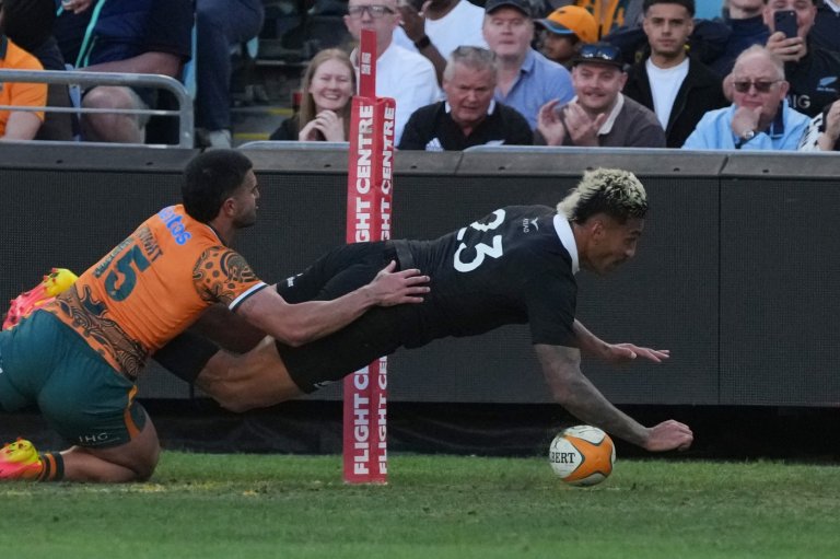 After a dominant 1st half, New Zealand beats Australia 43-21 in the 2nd Bledisloe rugby test | iNFOnews.ca