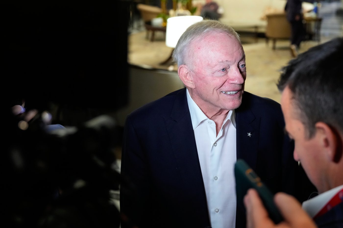 Jerry Jones doesn't see the Cowboys making any more coaching changes this season | iNFOnews.ca