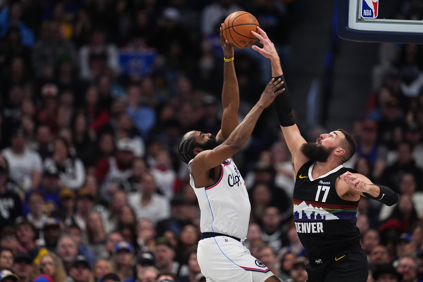 Nikola Jokic returns from knee injury to lead Nuggets past Clippers, 122-109 | iNFOnews.ca Nikola Jokic returns from knee injury to lead Nuggets past Clippers, 122-109 | iNFOnews.ca