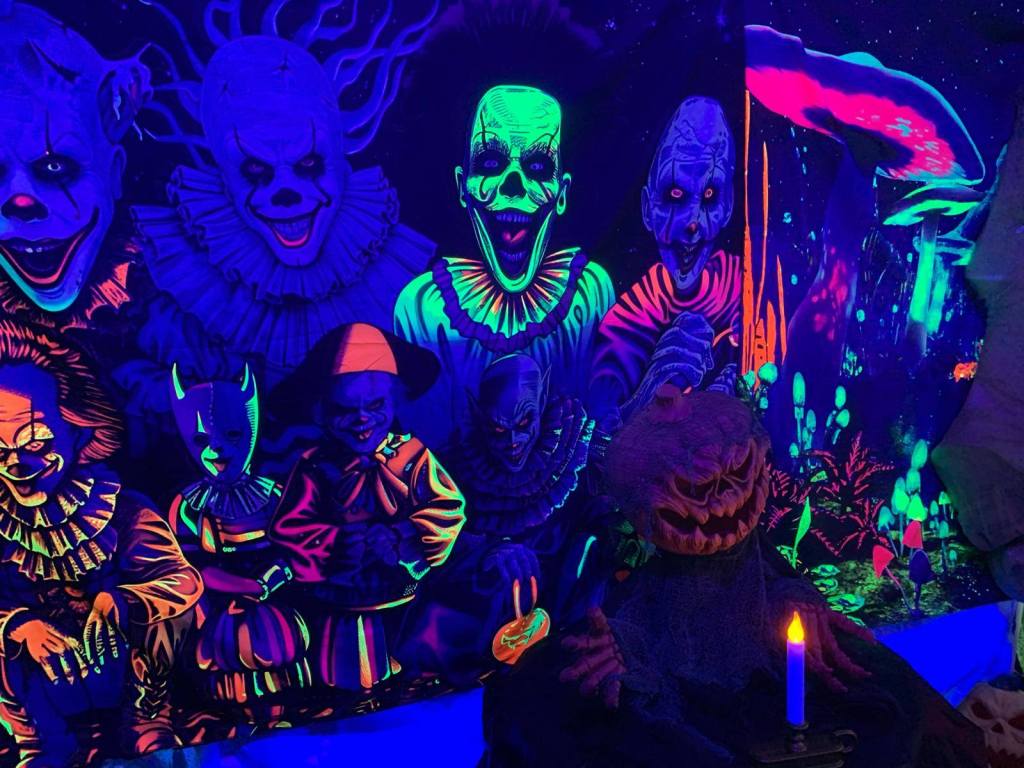 iN PHOTOS: Elaborate Halloween displays pop up in Kamloops, Okanagan | iNFOnews.ca iN PHOTOS: Elaborate Halloween displays pop up in Kamloops, Okanagan | iNFOnews.ca