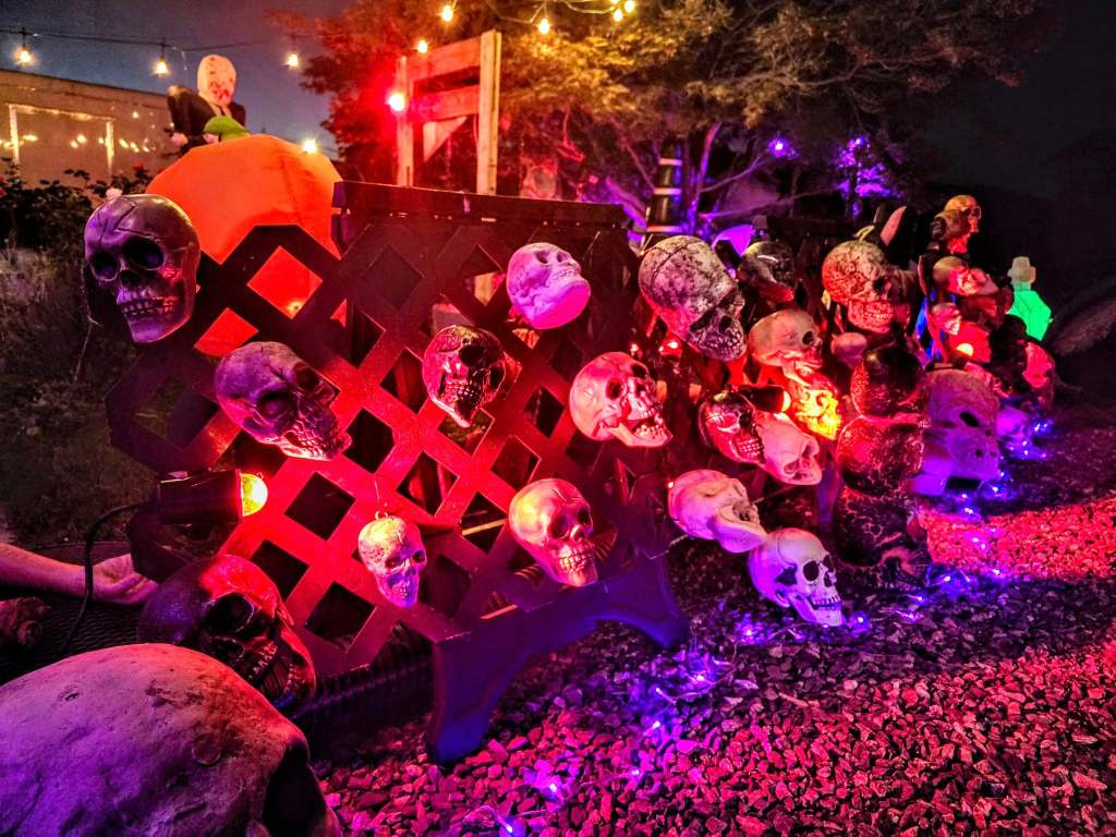 iN PHOTOS: Elaborate Halloween displays pop up in Kamloops, Okanagan | iNFOnews.ca iN PHOTOS: Elaborate Halloween displays pop up in Kamloops, Okanagan | iNFOnews.ca
