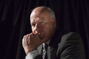 Peter Mansbridge defends himself after report of paid speech to oil industry | iNFOnews.ca CP27395980