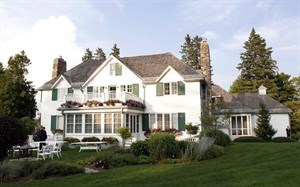 Harper meets with MPs at Harrington Lake, setting stage for cabinet shuffle | iNFOnews.ca CP24140053