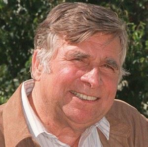 Remains of Star Trek creator, his wife and 'Scotty' to be included in proposed space archive | iNFOnews.ca CP23908796