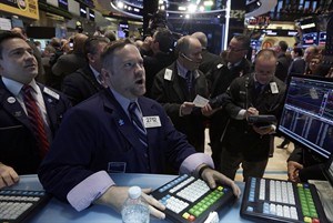 Stocks turn lower in midday trading on Wall Street; Bed Bad & Beyond, Family Dollar slump | iNFOnews.ca CP26759740