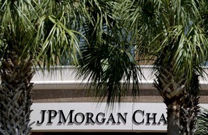 Former JPMorgan employees charged in NYC with concealing $6B trading loss | iNFOnews.ca CP24504227
