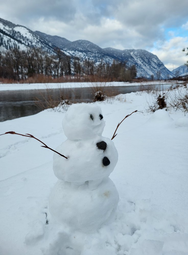 iN PHOTOS: Snowmen built with first winter snowfalls in Kamloops, Okanagan | iNFOnews.ca iN PHOTOS: Snowmen built with first winter snowfalls in Kamloops, Okanagan | iNFOnews.ca