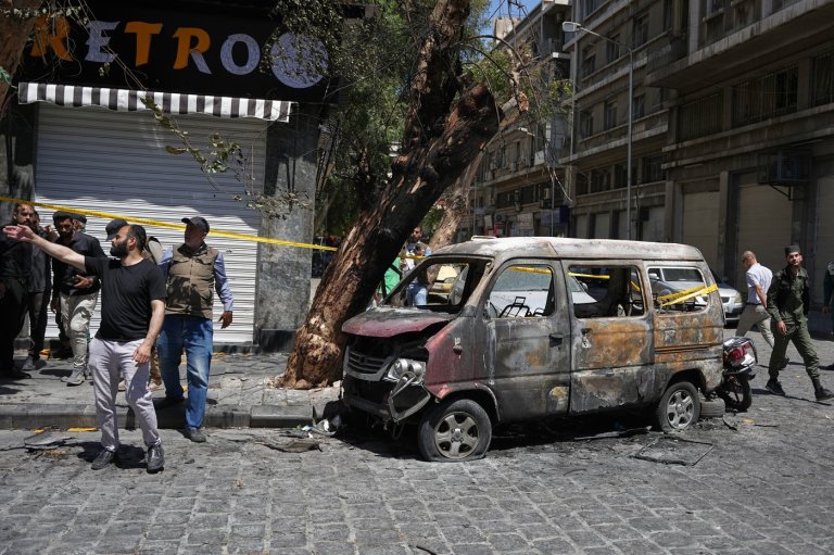 Syria says it arrested suspects behind the Damascus bombings during Macron's visit | iNFOnews.ca