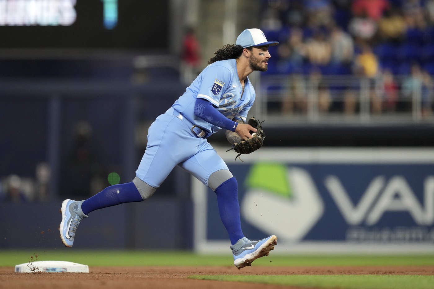 Otto López's tie-breaking two-run double in 8th lifts Marlins to 3-1 win over Royals | iNFOnews.ca Otto López's tie-breaking two-run double in 8th lifts Marlins to 3-1 win over Royals | iNFOnews.ca