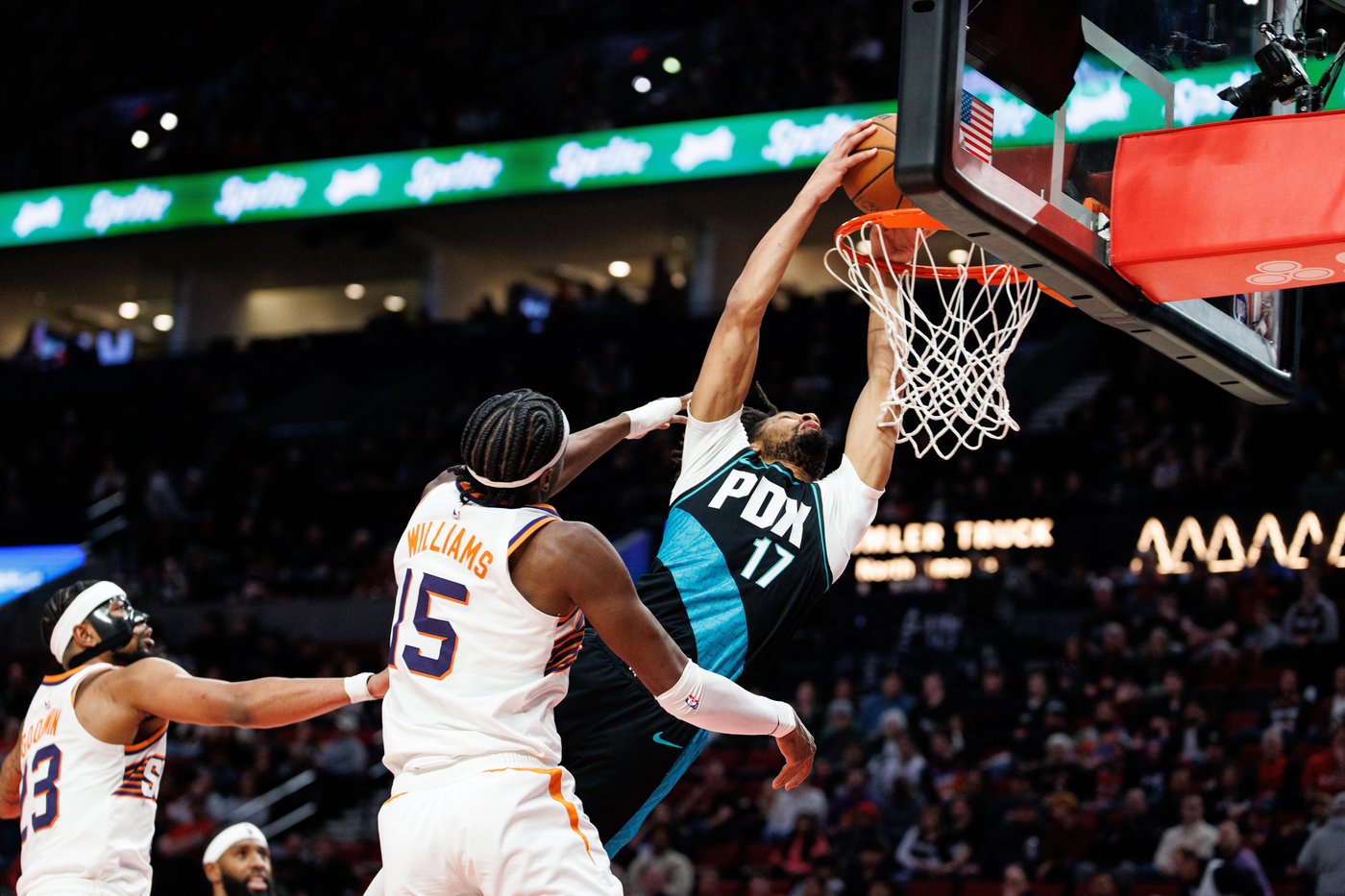 Gillespie scores 30 as Suns top Trail Blazers 130-125 | iNFOnews.ca Gillespie scores 30 as Suns top Trail Blazers 130-125 | iNFOnews.ca