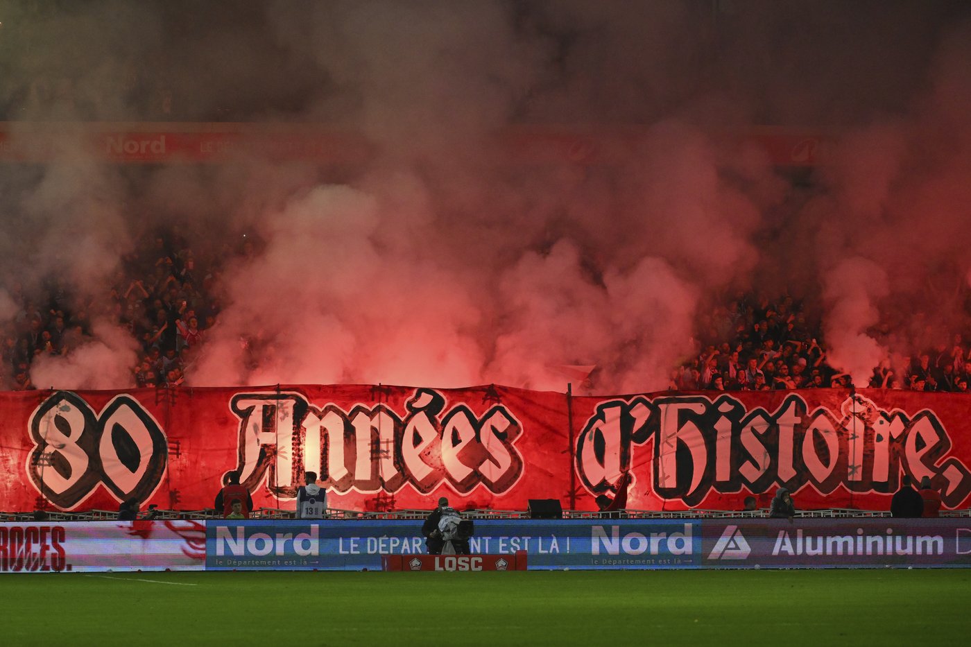 Lille says 2 fans stabbed when supporters were attacked ahead of Champions League game at Bologna | iNFOnews.ca Lille says 2 fans stabbed when supporters were attacked ahead of Champions League game at Bologna | iNFOnews.ca