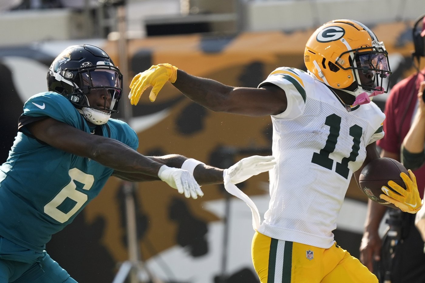 With Love watching from the sideline, the Packers beat the Jaguars 30-27 for 4th straight win | iNFOnews.ca