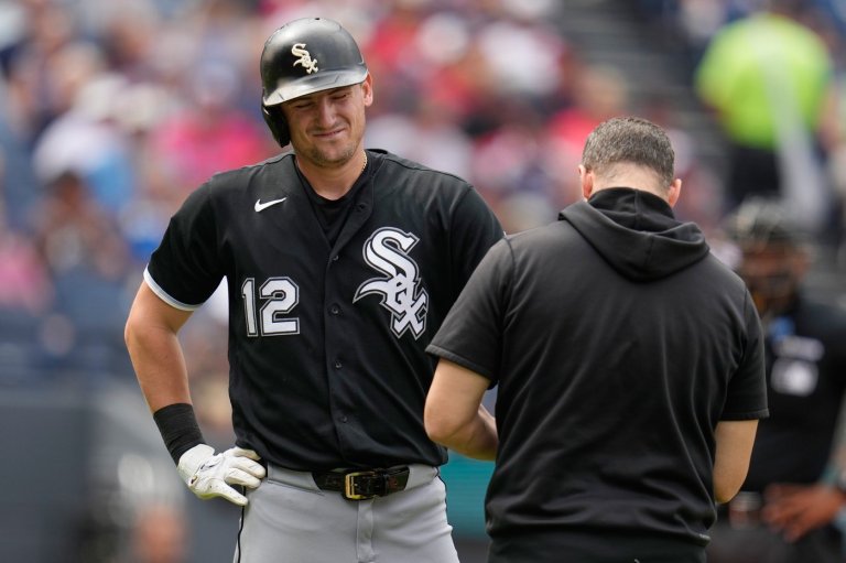 White Sox infielder Colson Montgomery departs game against Guardians after being hit by pitch | iNFOnews.ca
