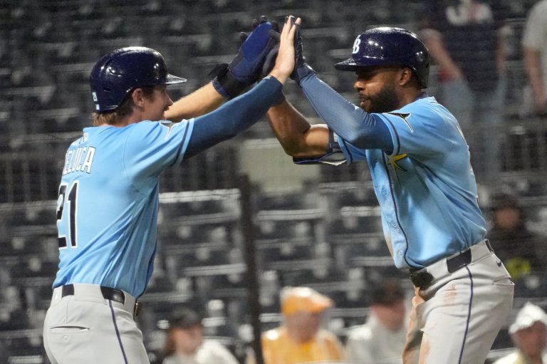 Cedric Mullins homers in 13th to lift Rays past Pirates 8-7 in rain-soaked game | iNFOnews.ca