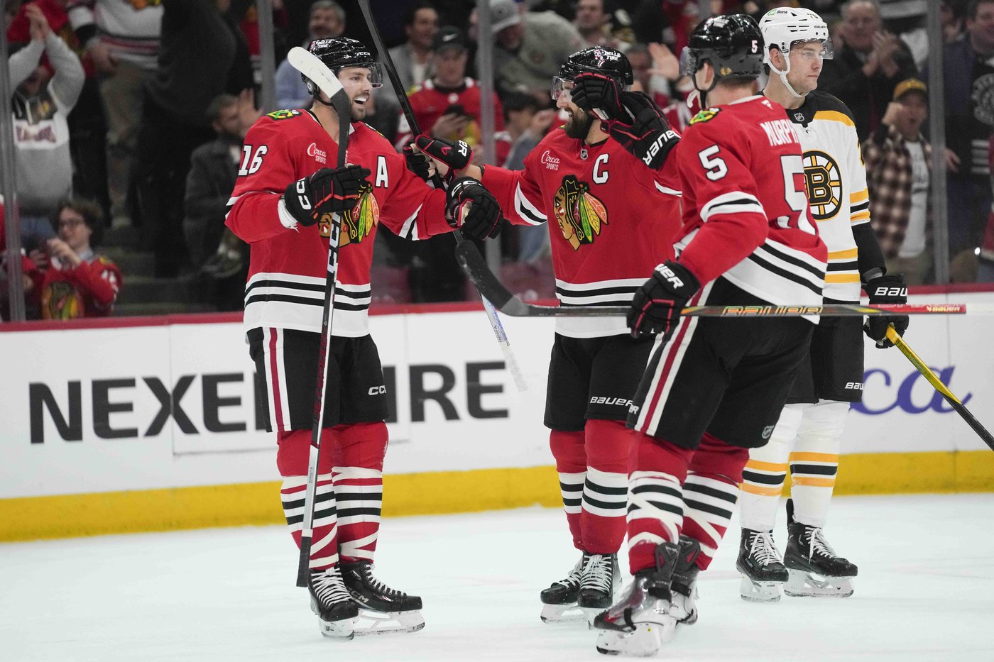 Marchand and Geekie help the Bruins beat the Blackhawks 4-2 for their 3rd consecutive win | iNFOnews.ca