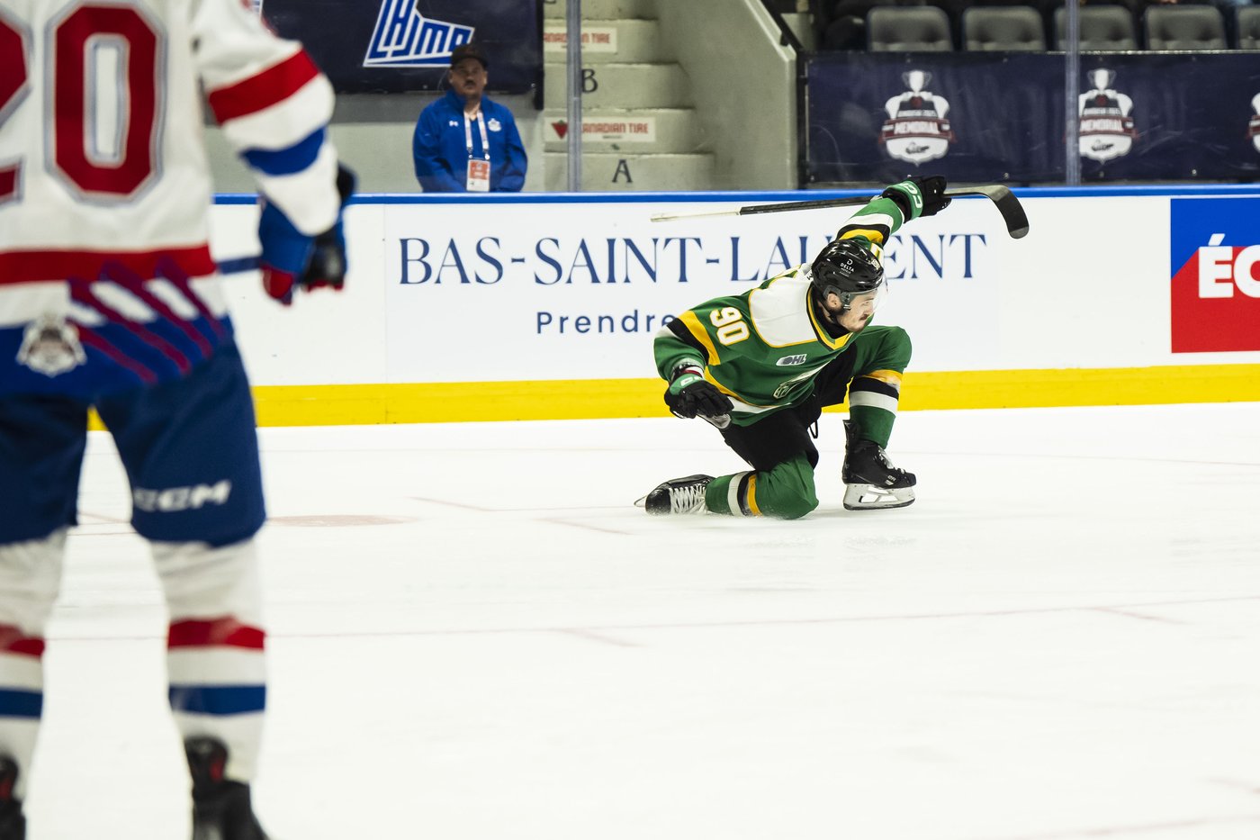 Maple Leafs sign forward Landon Sim to two-year entry-level contract | iNFOnews.ca