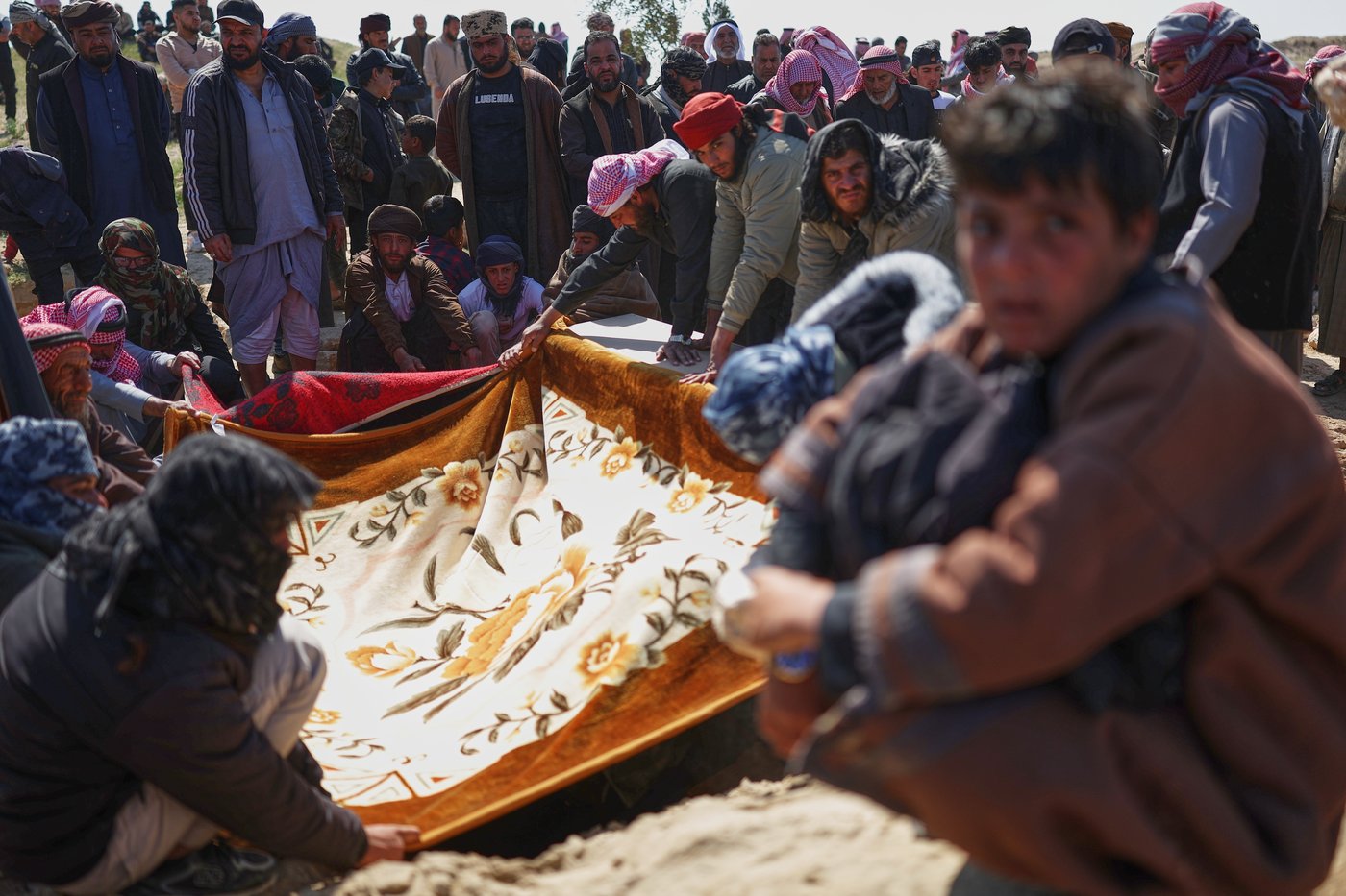 A Syrian man buries his wife and 4 children killed in Israeli strikes on Beirut | iNFOnews.ca