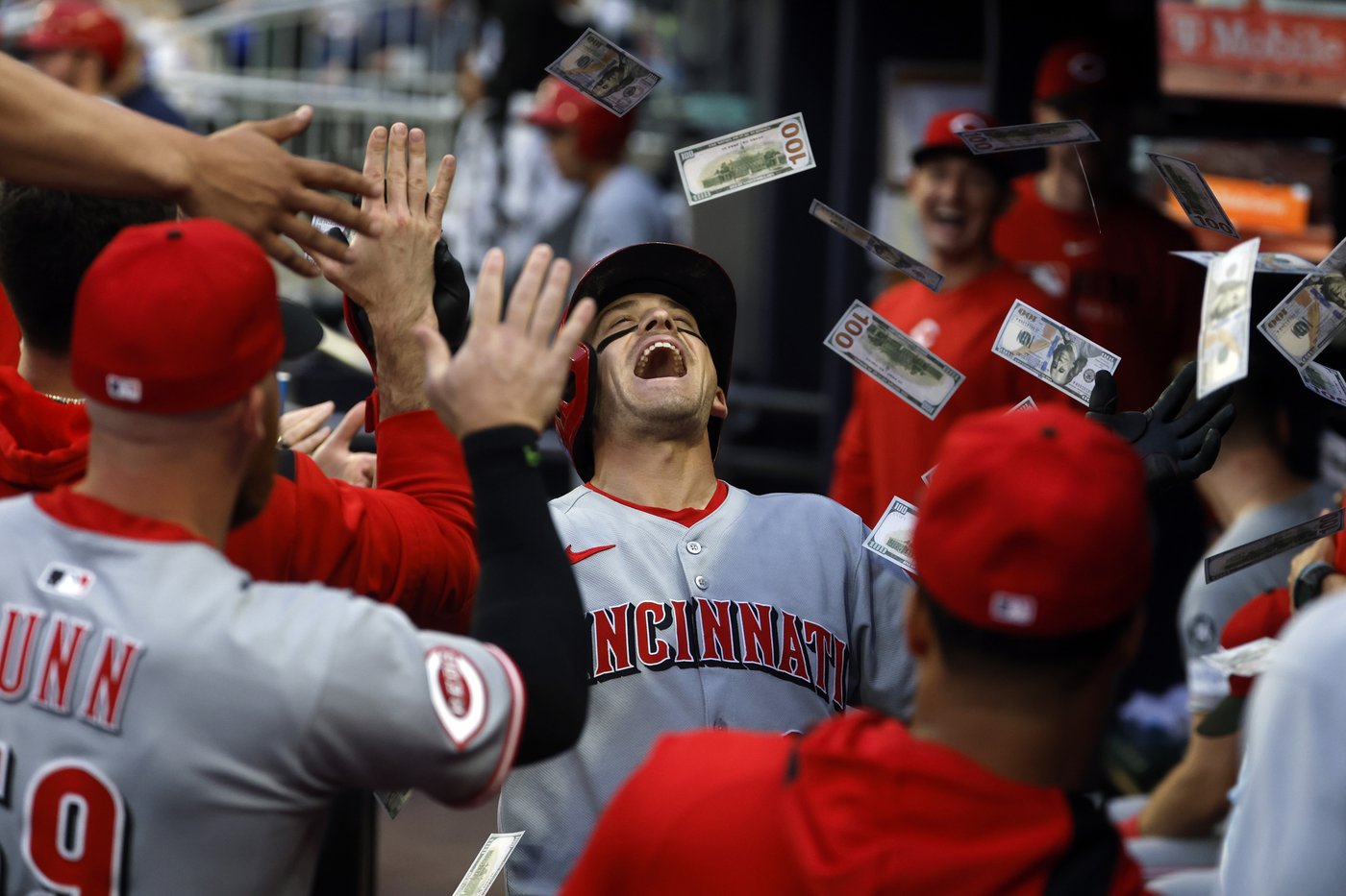 Friedl hits 2 homers as Reds overcome Greene's groin injury to beat Braves 4-3 and end 4-game skid | iNFOnews.ca Friedl hits 2 homers as Reds overcome Greene's groin injury to beat Braves 4-3 and end 4-game skid | iNFOnews.ca
